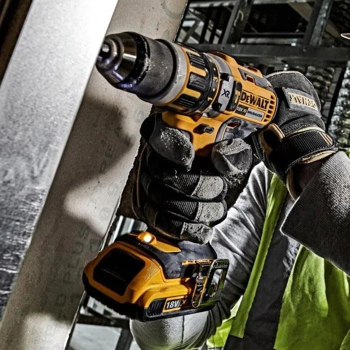 Perceuse visseuse à percussion DeWalt 18V Li-Ion XR 60Nm + 1 batterie 4Ah en mallette DCD795M2 ✨Etat correct